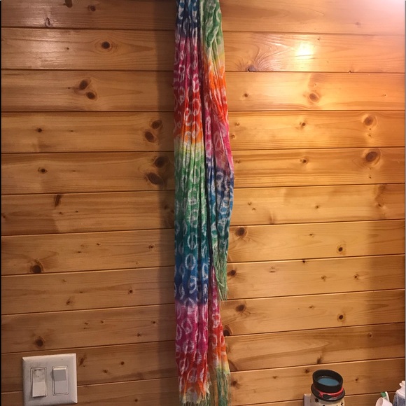 Scarfs - Picture 2 of 4
